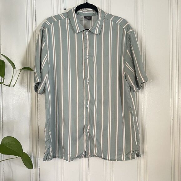 H&M Men's Green White Regular Fit Vertical Stripe Button Down Preppy Shirt Sz M - Picture 1 of 8